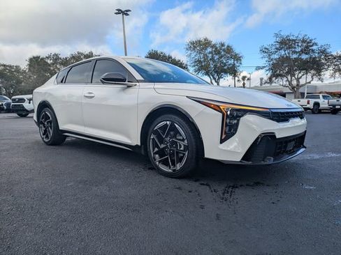 Used 2025 Kia K4 GT-Line image 2