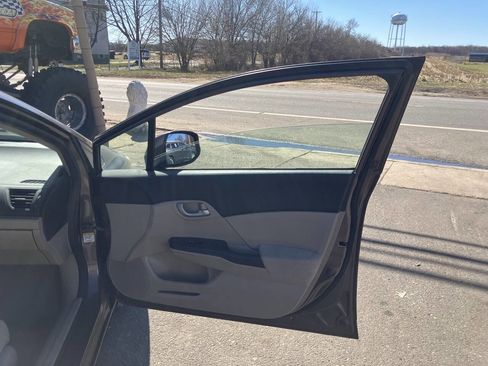 Used 2012 Honda Civic LX image 16