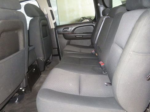 Used 2013 Chevrolet Avalanche LS image 24