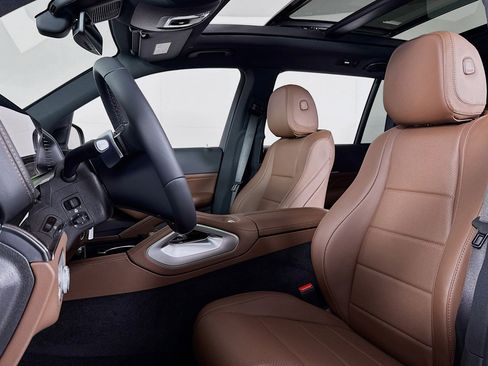 New 2026 Mercedes-Benz GLS 450 4MATIC image 17