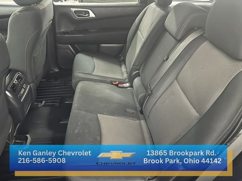 Used 2017 Nissan Pathfinder S image 15