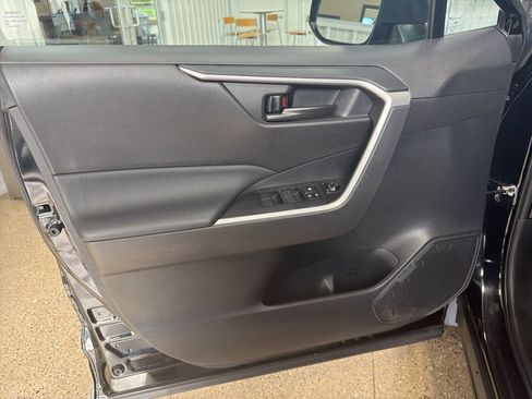Used 2023 Toyota RAV4 LE AWD/4WD image 21