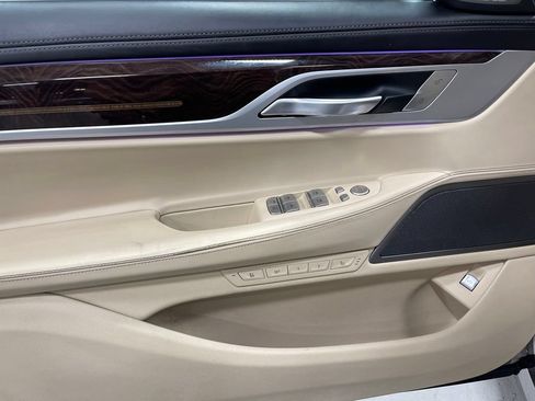 Used 2020 BMW 750i xDrive w/ Executive Package AWD/4WD image 18