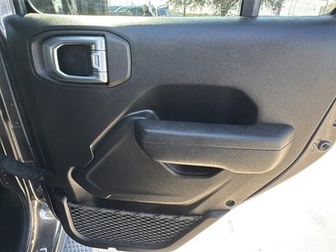 Used 2022 Jeep Wrangler Unlimited Sport image 25