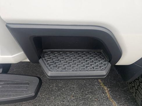 Used 2025 Chevrolet Silverado 2500 High Country w/ High Country Premium Package image 12