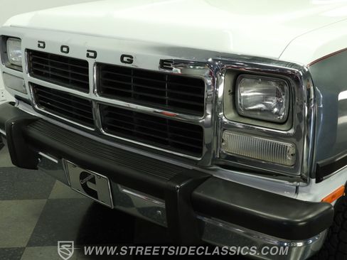 Used 1992 Dodge D/W Truck 250 AWD/4WD image 19