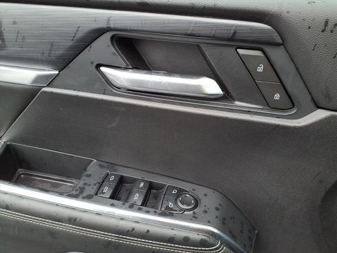 Used 2025 GMC Acadia Elevation image 24