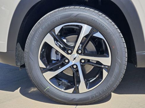 New 2026 Chevrolet Trax RS w/ Driver Confidence Package FWD image 13