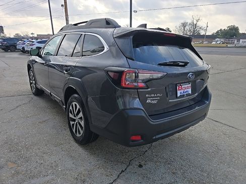 Used 2023 Subaru Outback Premium image 21