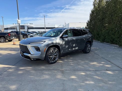 New 2026 Buick Enclave Avenir w/ Super Cruise Package AWD/4WD image 7