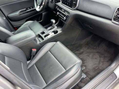 Used 2022 Kia Sportage EX FWD image 11