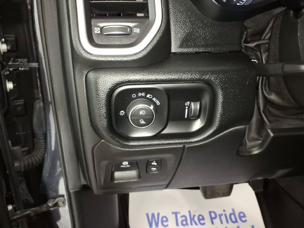 Used 2020 RAM 1500 Big Horn AWD/4WD image 17