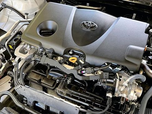 Used 2024 Toyota Camry SE image 28