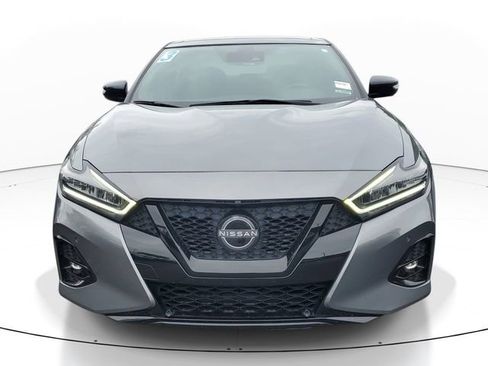 Used 2023 Nissan Maxima SR w/ Sport Mat Group FWD image 2
