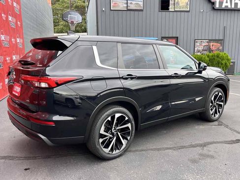 Used 2022 Mitsubishi Outlander ES AWD/4WD image 5