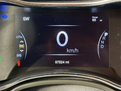 Used 2020 Jeep Grand Cherokee Altitude image 12