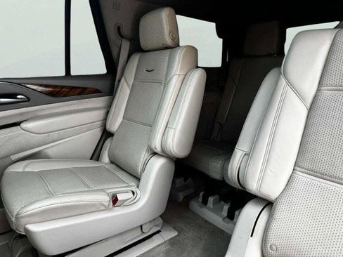 Used 2021 Cadillac Escalade Premium Luxury Platinum AWD/4WD image 49
