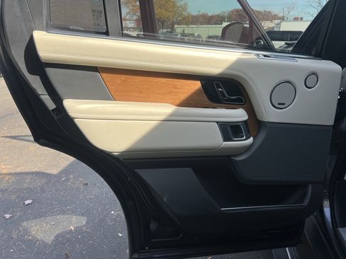 Used 2021 Land Rover Range Rover Long Wheelbase Autobiography image 23