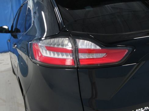 Used 2023 Ford Edge Titanium AWD/4WD image 37