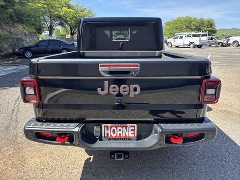 Used 2021 Jeep Gladiator Rubicon AWD/4WD image 7