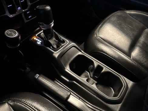 Used 2021 Jeep Wrangler Unlimited Sahara image 19