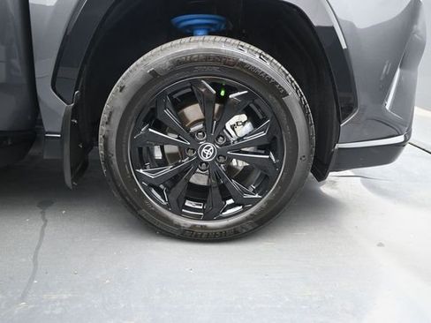 Used 2024 Toyota RAV4 XSE AWD/4WD image 18