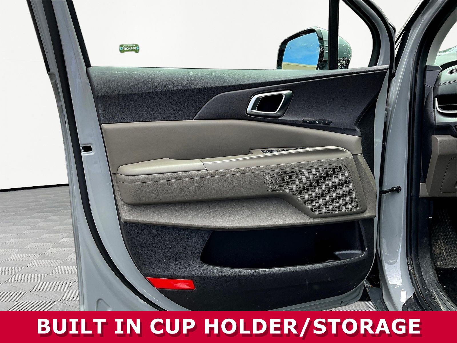 Used 2025 Kia Carnival EX FWD image 17