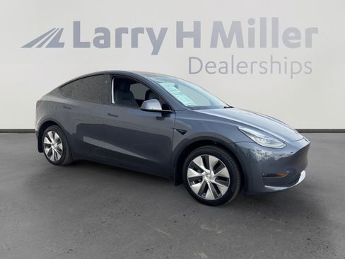 Used 2023 Tesla Model Y Long Range image 7