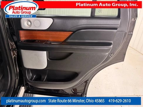 Used 2018 Lincoln Navigator Reserve w/ Technology Package AWD/4WD image 40