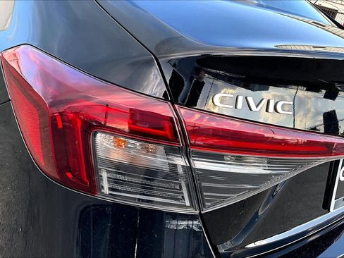 Used 2025 Honda Civic Sport image 28