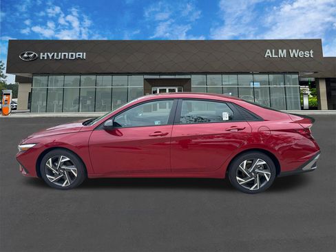 Certified 2025 Hyundai Elantra Sport FWD image 8