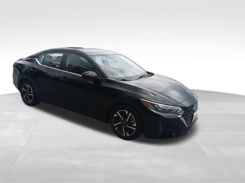 Used 2025 Nissan Sentra SV FWD image 8