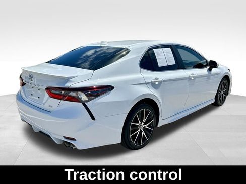 Used 2023 Toyota Camry SE FWD image 5