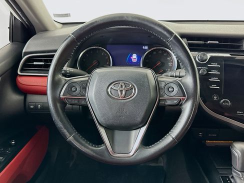 Used 2019 Toyota Camry XSE image 18