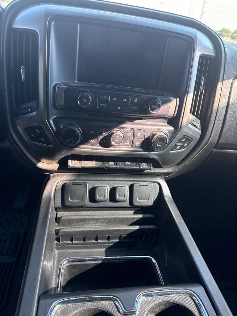 Used 2017 Chevrolet Silverado 1500 LTZ Z71 w/ LTZ Plus Package AWD/4WD image 3