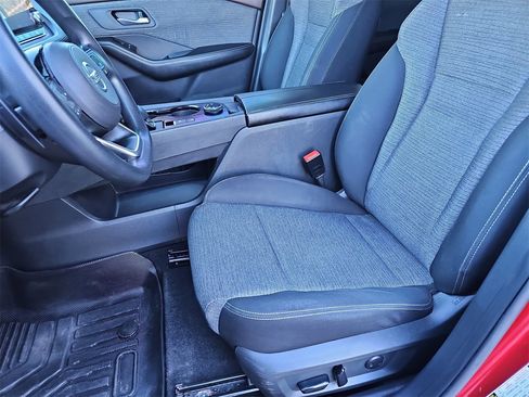 Used 2021 Nissan Rogue SV image 15