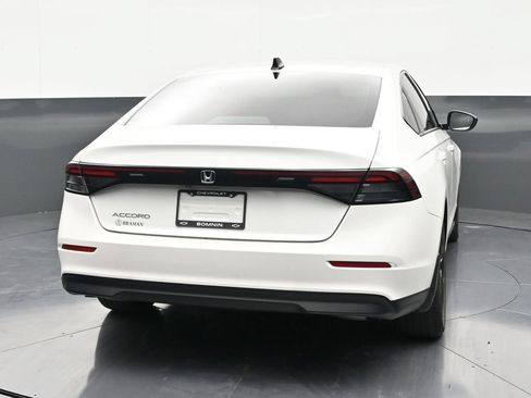 Used 2025 Honda Accord SE image 4