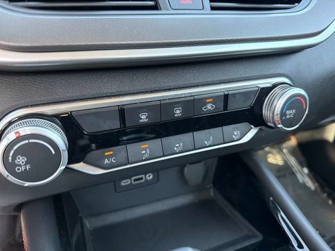 Used 2023 Nissan Altima 2.5 SR FWD image 26
