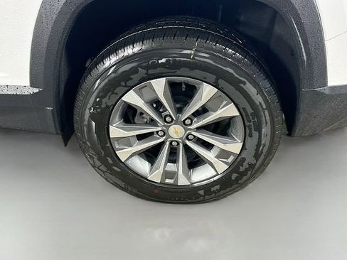 New 2026 Chevrolet Equinox LT image 32