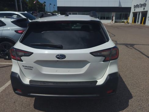 Used 2023 Subaru Outback Premium AWD/4WD image 2