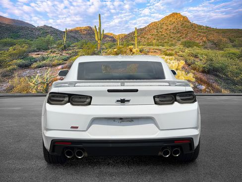 Used 2020 Chevrolet Camaro SS RWD image 6