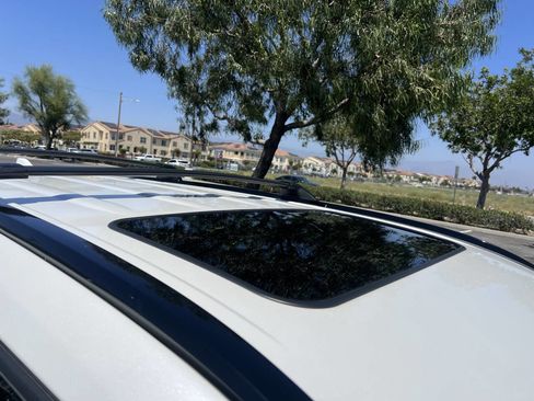 Used 2021 Toyota Highlander XSE FWD image 7