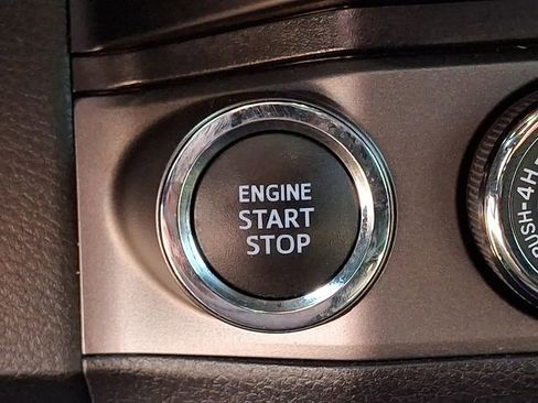 Used 2020 Toyota Tacoma TRD Off-Road AWD/4WD image 23