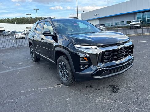 New 2026 Chevrolet Equinox ACTIV w/ Convenience Package III FWD image 4
