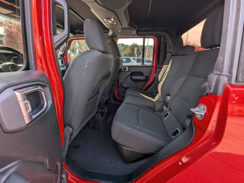 Used 2020 Jeep Gladiator Sport w/ Quick Order Package 24S image 12