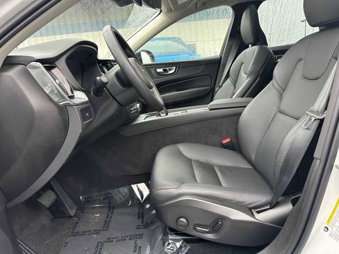 Used 2025 Volvo XC60 B5 Core w/ Protection Package Premier image 19