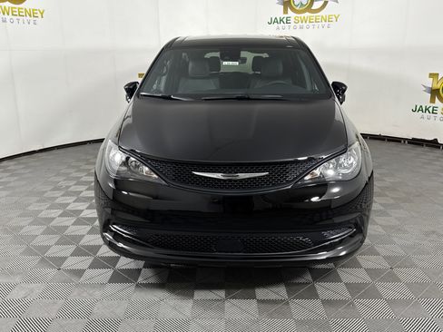 New 2026 Chrysler Voyager LX image 3