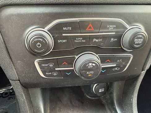 Used 2023 Dodge Charger SXT w/ Cold Weather Package AWD/4WD image 12