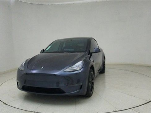 Used 2025 Tesla Model Y Long Range image 63