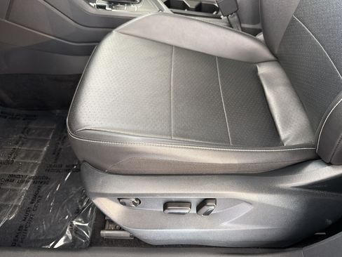 Used 2021 Volkswagen Tiguan SE w/ Panoramic Sunroof Package FWD image 14